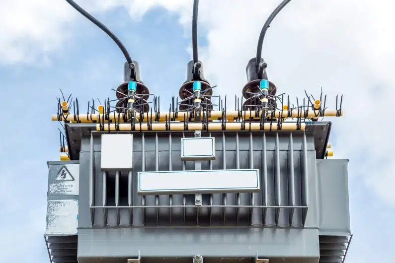 Shifting Titans: The Dynamics of Transporting Transformers