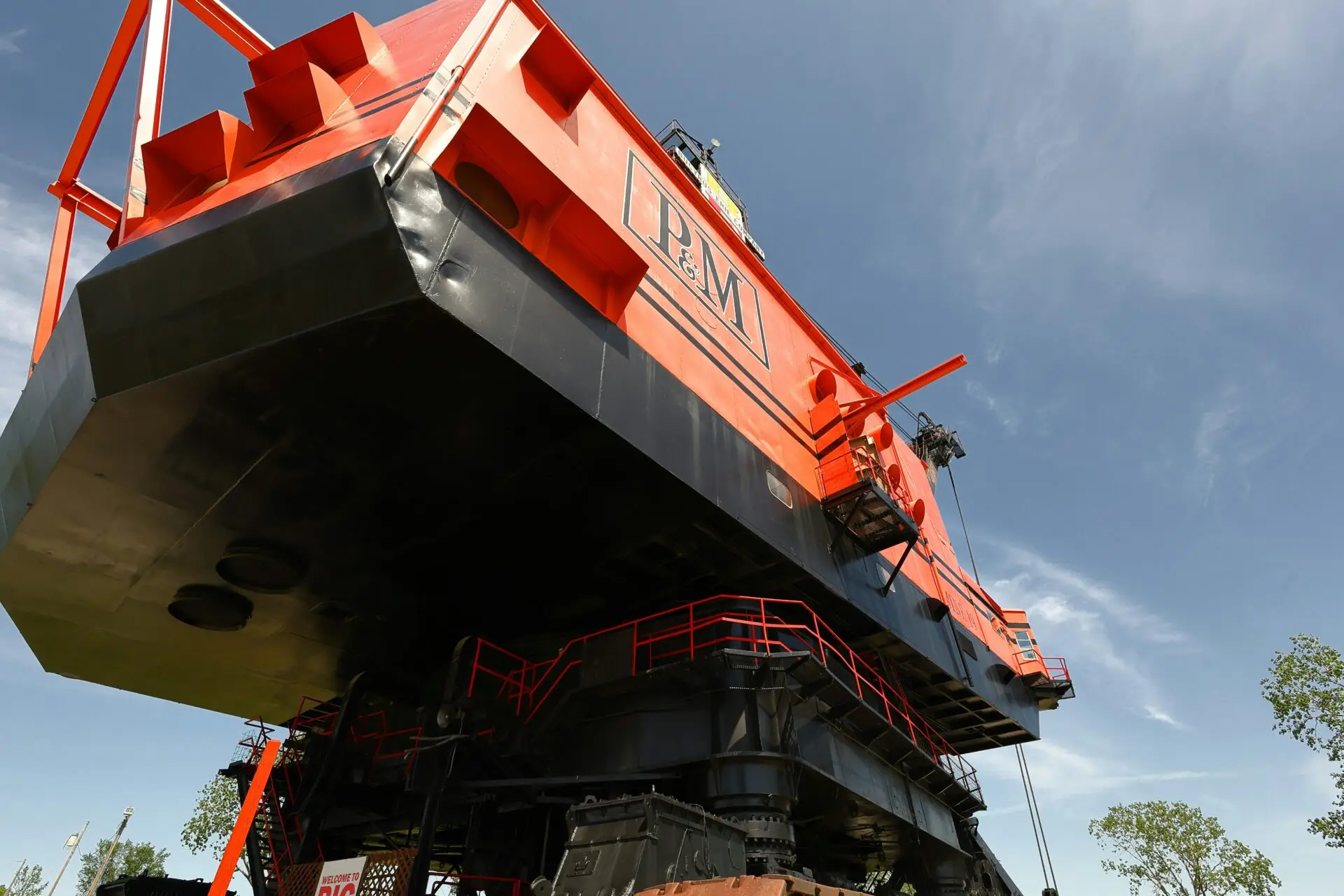 Dragline and mining shovel staged for heavy-lift shipping