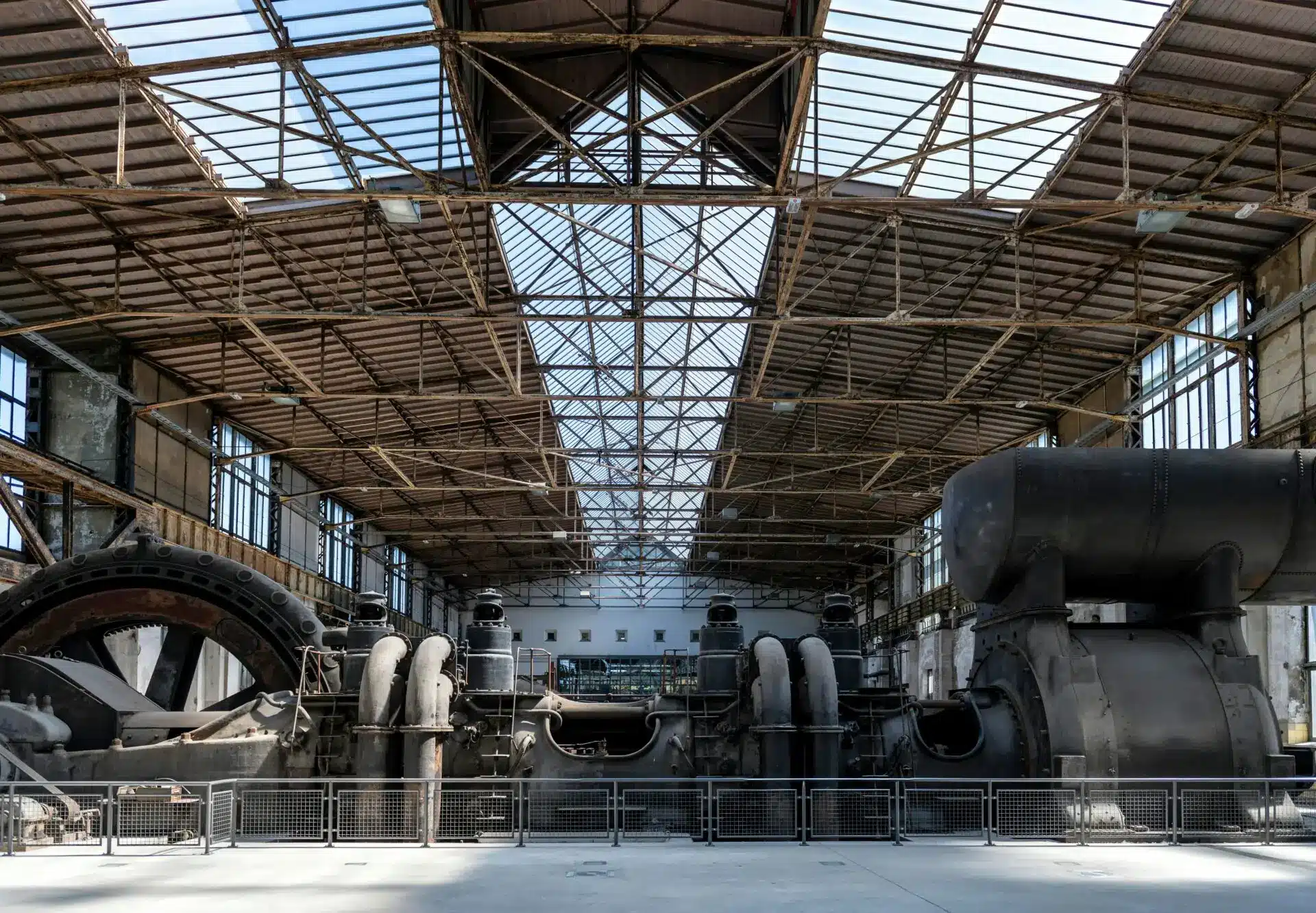 Ball and SAG grinding mill staged for project-cargo shipping