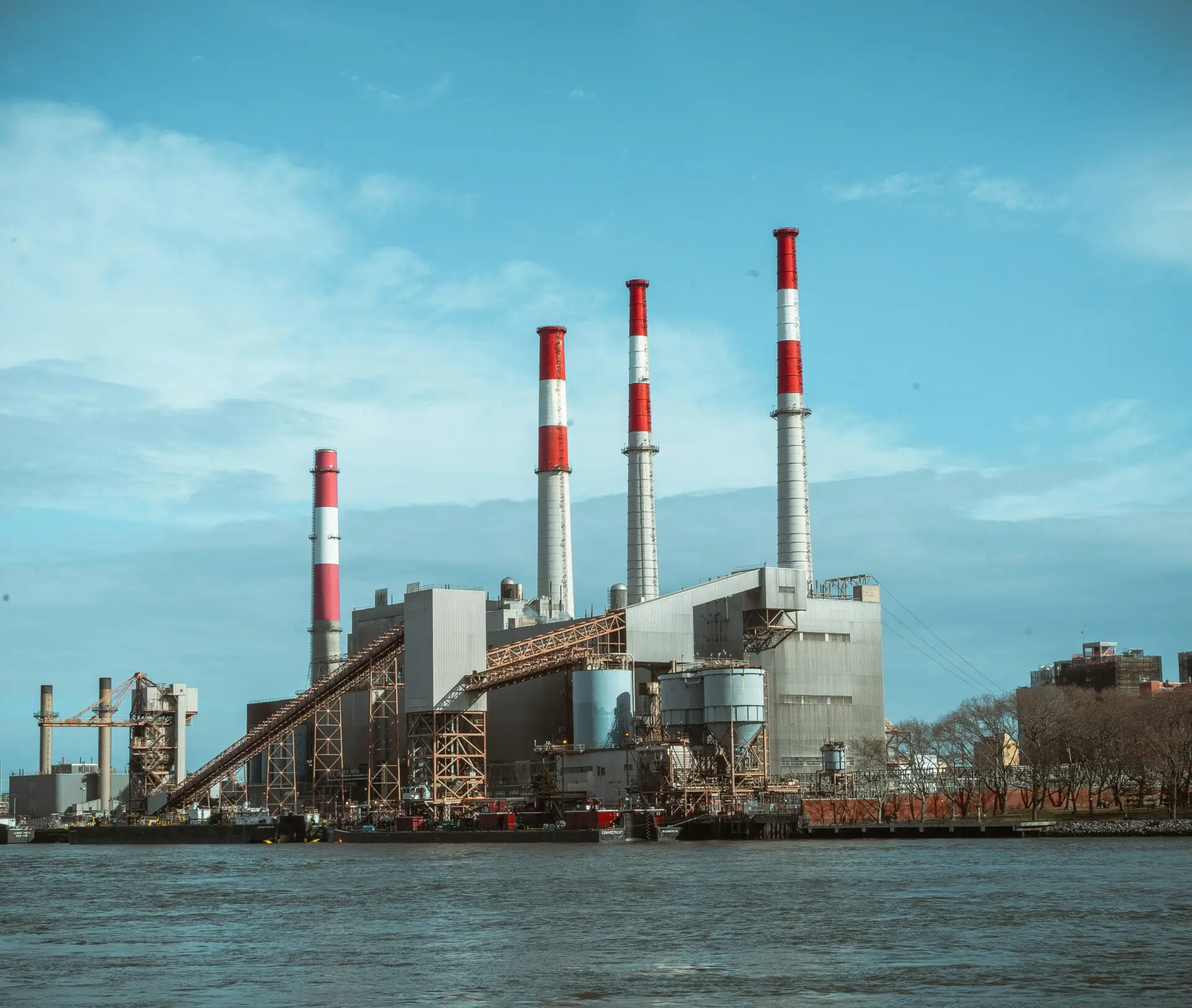 Hydrogen electrolyzer equipment prepared for project-cargo shipping