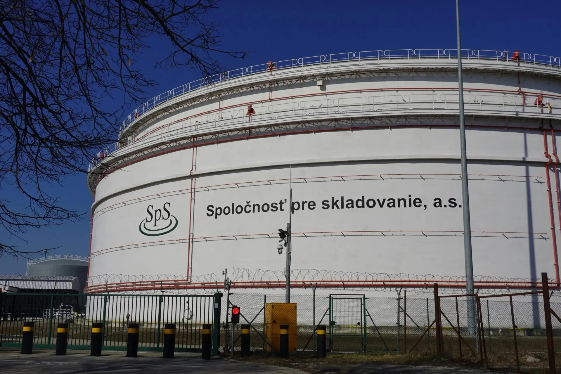 Industrial storage tanks staged for international shipping