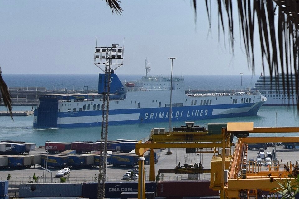 2014- Eurocargo Genova Cargo Ship, Port Of Barcelona, Spain ( Ank Kumar ) 03