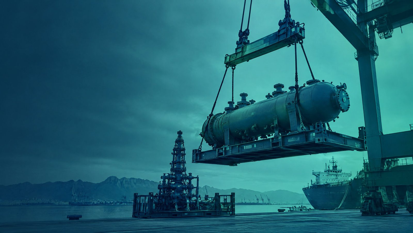 Shipping to Oman: Freight Forwarding for Heavy Equipment and Machinery