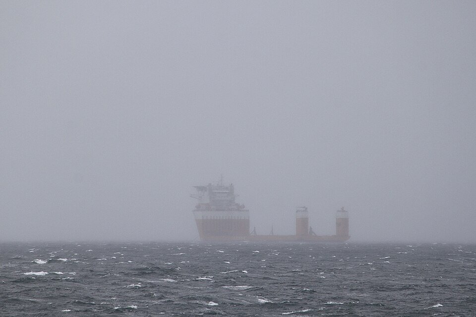 1 Heavy-Lift Ship North Sea 021018