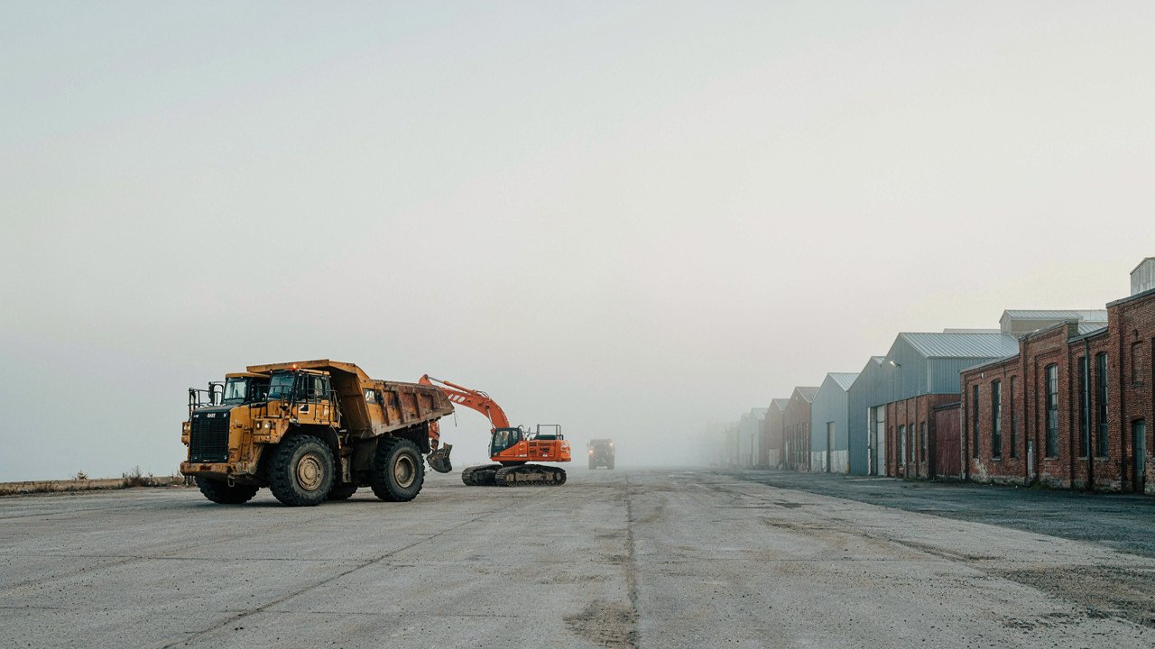 Shipping Heavy Equipment to Canada From the US